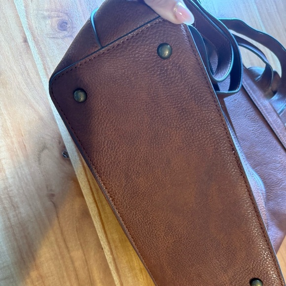 Elegant Embossed Leather Backpack - Picture 5 of 7